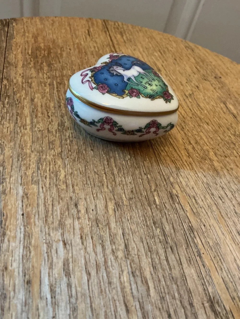 Vintage 1983 Franklin Mint Porcelain Heart Shaped Unicorn Jewelry Trinket Box